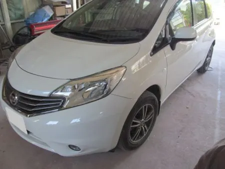 横から見ても正面から見てもまるで新車の輝きを取り戻しピカピカに仕上がりました。<br>洗車と室内清掃を済ませたらお引渡しとなります。<br>引き取りに来られた時、ピカピカになっていたので「一瞬自分の車だと気付かなかった」と言っておられました。(￣ｰ￣)v