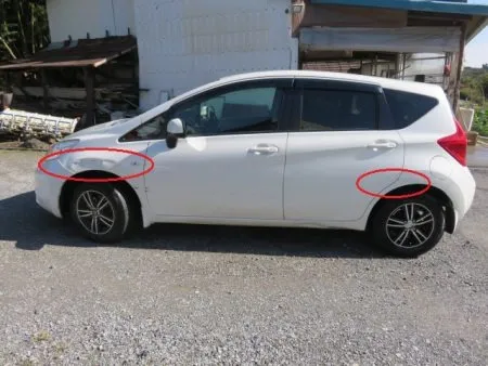 修理前<br>左側面全体にわたって擦り傷が目立ちますね！