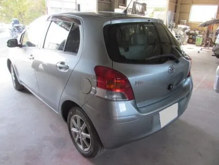 最終的に塗料が乾燥した時点で、数種類のパフとコンパウンドを使い分け、ポリッシャーを使用して塗面を磨いて仕上げ完成です。<br>磨きの作業が終わった写真です。<br>洗車と室内清掃を済ませたらお引渡しとなります。