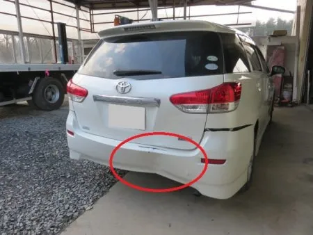 一関市のキズ・へこみの板金塗装事例(トヨタ・アイシス)