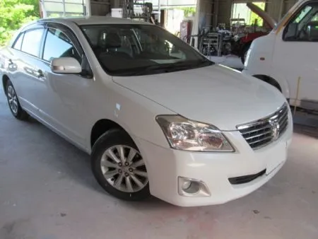 塗装が完了したら最初に取り外してあったヘッドライトやバンパー、その他部品を取り付けて完成です。<br>最終仕上げとして、数種類のパフとコンパウンドを使い分け、ポリッシャーを使用して研きをかけて艶のある状態にして仕上げが完成します。<br>洗車と室内清掃を済ませたらお引渡しとなります。