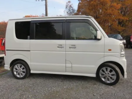 洗車と室内清掃を済ませたら、お引渡しです。<br>綺麗に仕上がりました！<br>本日はご来店頂き、誠にありがとうございました！